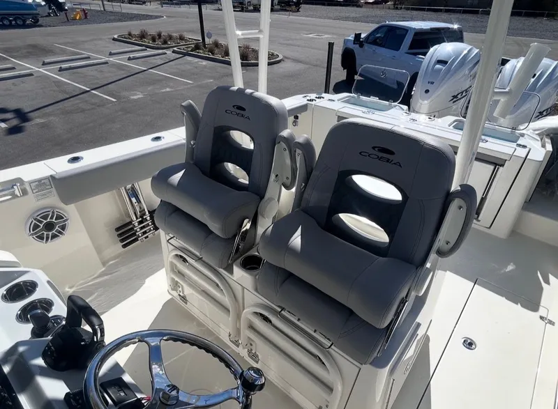 Slide: The Image of Cobia 320CC 2026 - 12