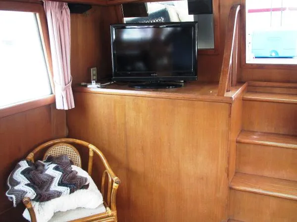 Slide: The Image of Marine Trader Motor Yacht 1986 - 11