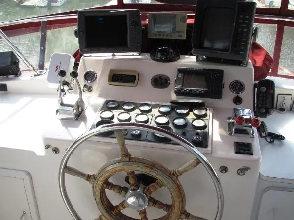 Slide: The Image of Marine Trader Motor Yacht 1986 - 3