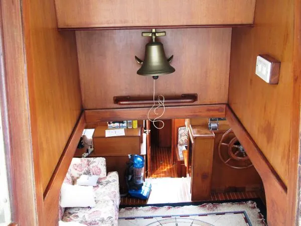 Slide: The Image of Marine Trader Motor Yacht 1986 - 8
