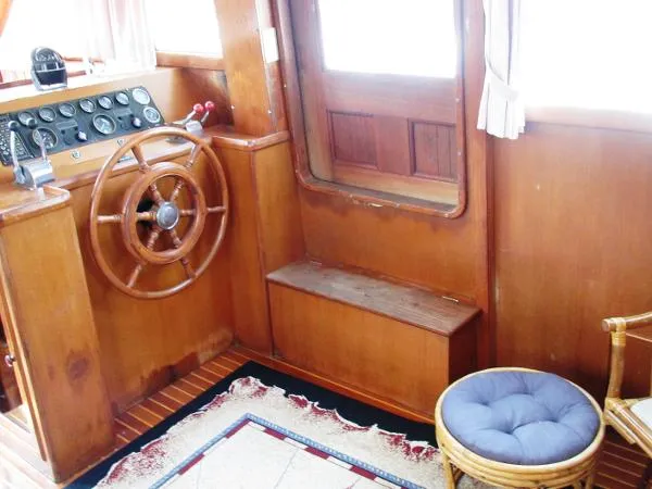 Slide: The Image of Marine Trader Motor Yacht 1986 - 9