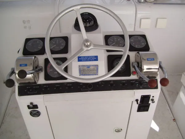 Slide: The Image of Luhrs 320 Open 1998 - 4