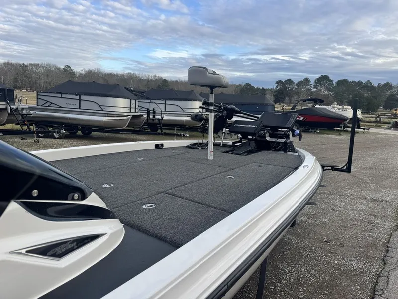 Slide: The Image of Caymas CX 21 PRO 2023 - 15