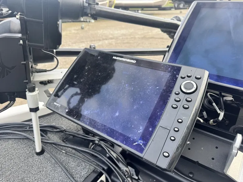 Slide: The Image of Caymas CX 21 PRO 2023 - 17