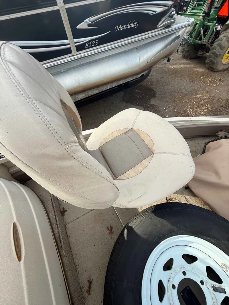 Slide: The Image of Crestliner 2100 Rampage 2001 - 8