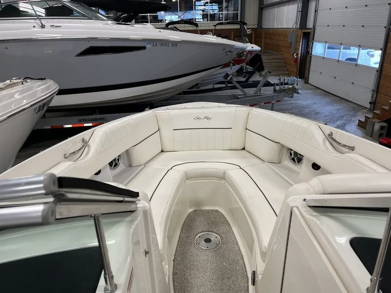 Slide: The Image of Sea Ray SLX 250 2008 - 11