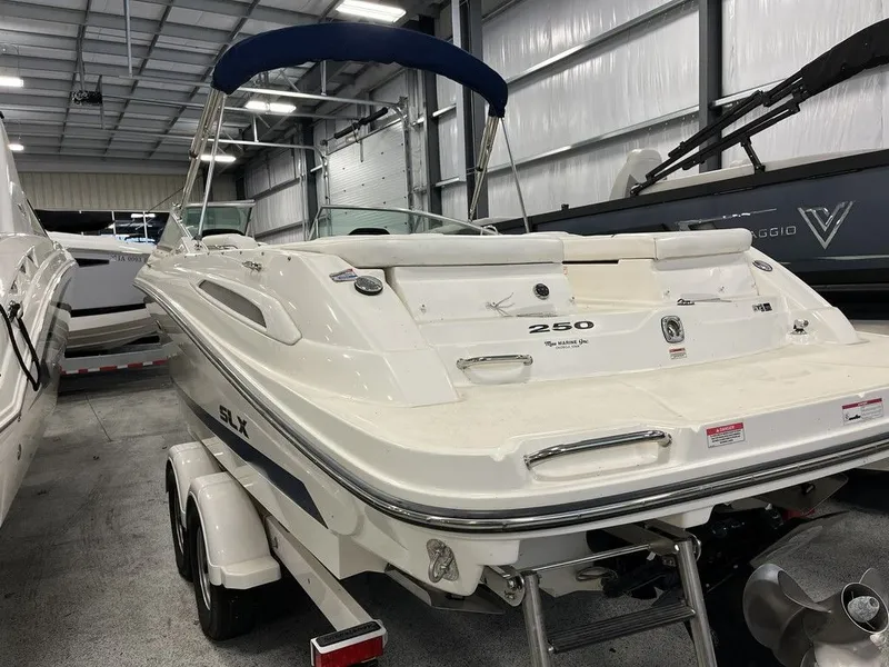 Slide: The Image of Sea Ray SLX 250 2008 - 3