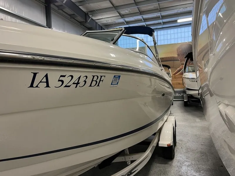 Slide: The Image of Sea Ray SLX 250 2008 - 4