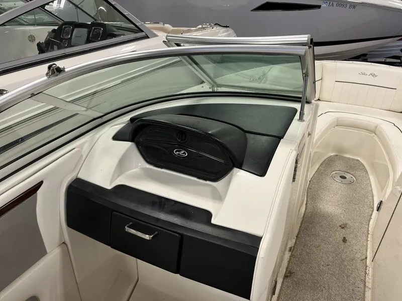 Slide: The Image of Sea Ray SLX 250 2008 - 9