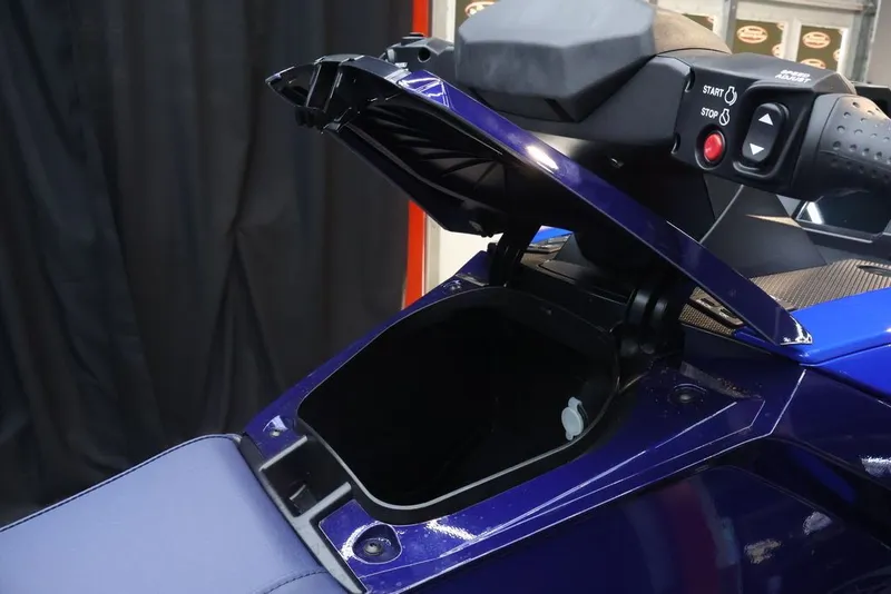 Slide: The Image of Yamaha VX® Limited HO 2026 - 11