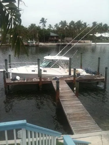 Slide: The Image of Pursuit 335 Offshore 2007 - 11