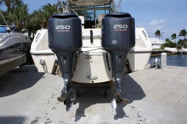 Slide: The Image of Pursuit 335 Offshore 2007 - 6