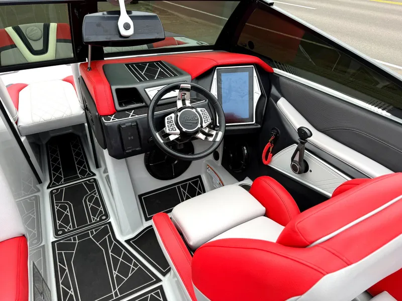 Slide: The Image of Tigé 25ZX 2021 - 13