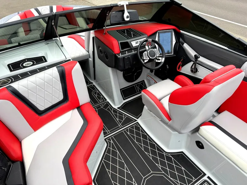 Slide: The Image of Tigé 25ZX 2021 - 14