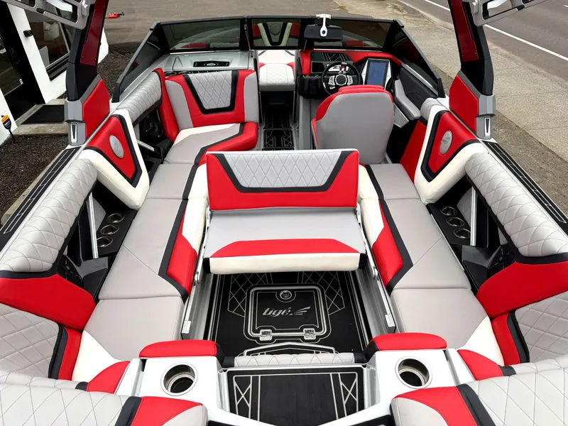 Slide: The Image of Tigé 25ZX 2021 - 17