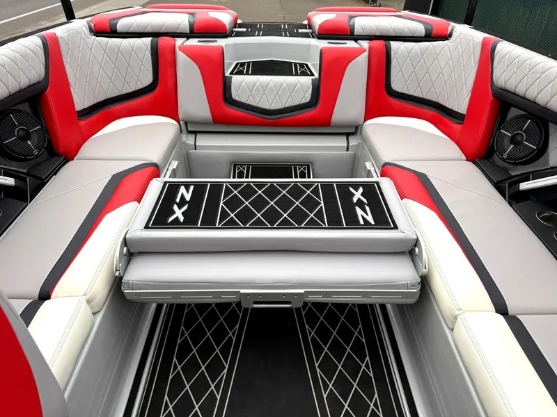 Slide: The Image of Tigé 25ZX 2021 - 18