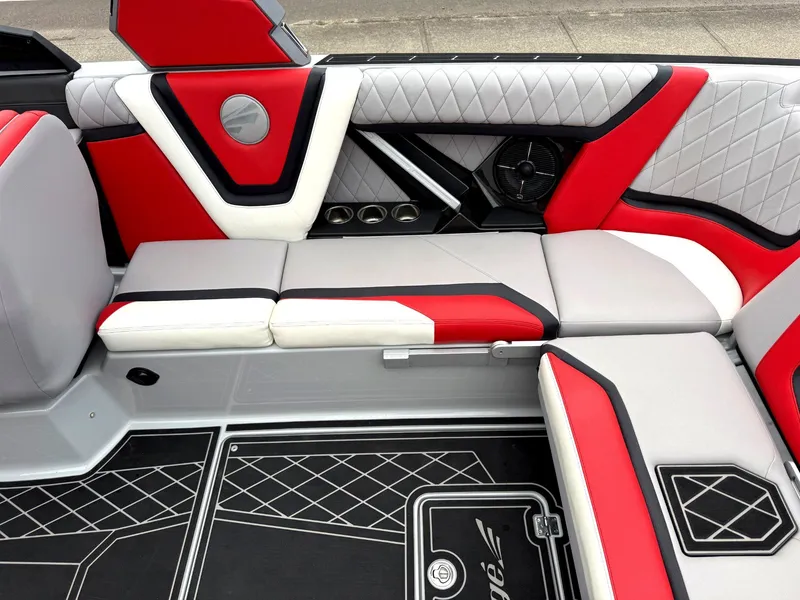 Slide: The Image of Tigé 25ZX 2021 - 21