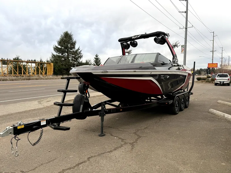 Slide: The Image of Tigé 25ZX 2021 - 3