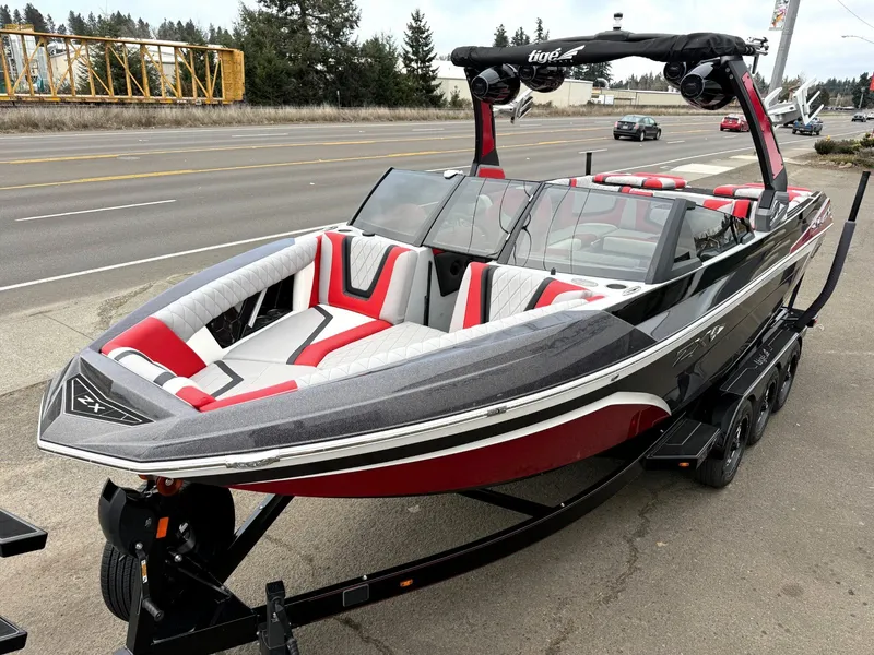 Slide: The Image of Tigé 25ZX 2021 - 8