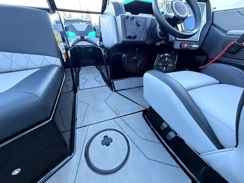 Slide: The Image of Tigé Z3 2022 - 14