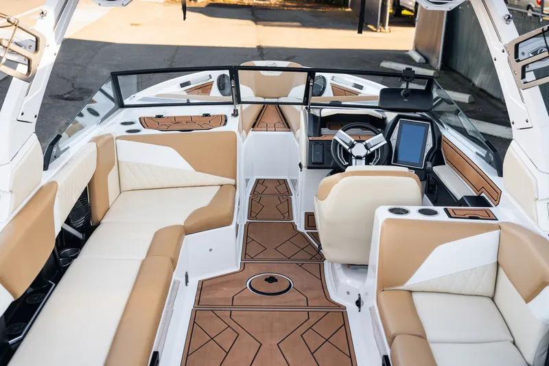 Slide: The Image of Tigé Z5 2023 - 18