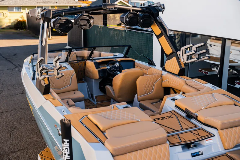 Slide: The Image of Tigé 22RZX 2026 - 9