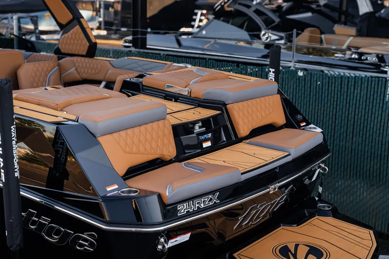 Slide: The Image of Tigé 24RZX 2026 - 15