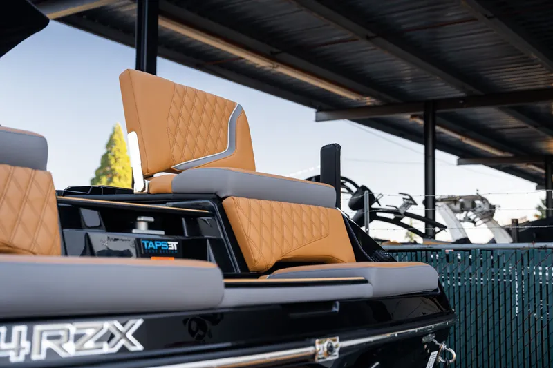 Slide: The Image of Tigé 24RZX 2026 - 16