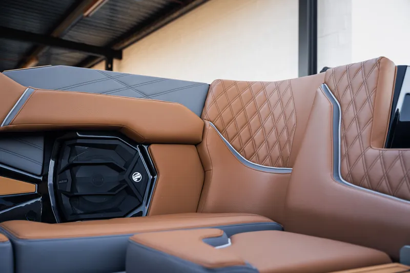 Slide: The Image of Tigé 24RZX 2026 - 25