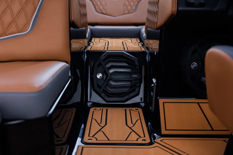 Slide: The Image of Tigé 24RZX 2026 - 27