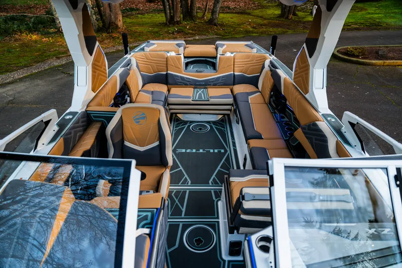 Slide: The Image of Tigé Ultré 25ZX 2026 - 27