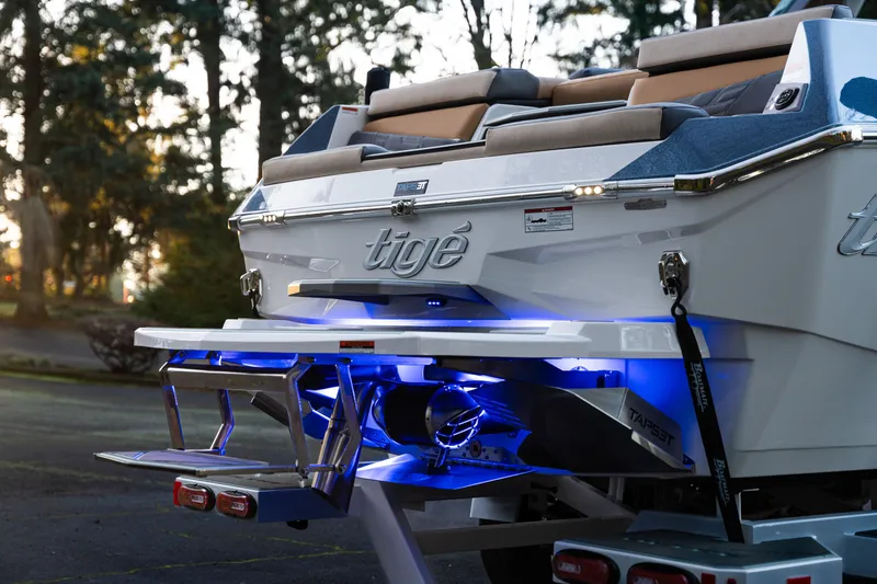 Slide: The Image of Tigé Ultré 25ZX 2026 - 39