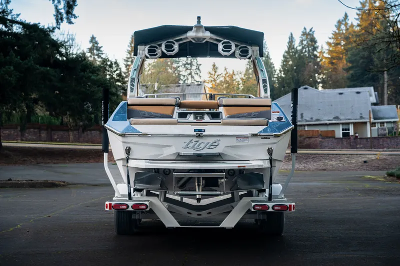 Slide: The Image of Tigé Ultré 25ZX 2026 - 7