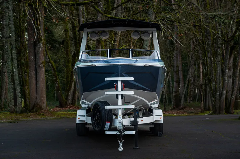 Slide: The Image of Tigé Ultré 25ZX 2026 - 8