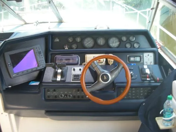 Slide: The Image of Sea Ray 35 EXPRESS 1991 - 9