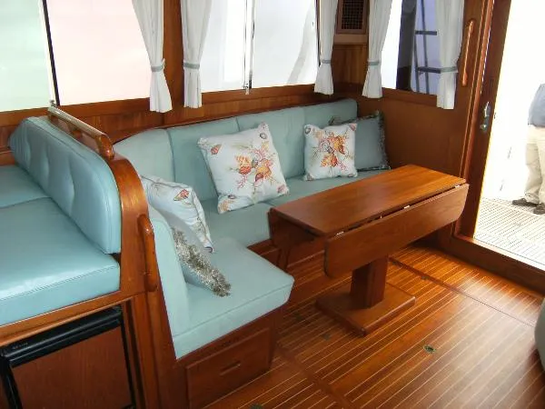 Slide: The Image of Grand Banks Eastbay 43 Flybridge Sedan 1999 - 4