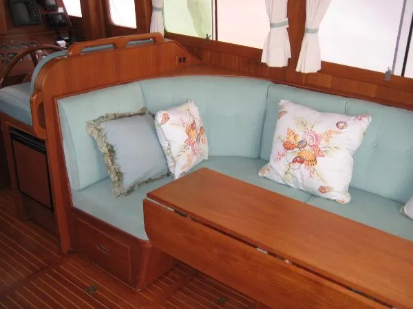 Slide: The Image of Grand Banks Eastbay 43 Flybridge Sedan 1999 - 5