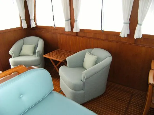 Slide: The Image of Grand Banks Eastbay 43 Flybridge Sedan 1999 - 6