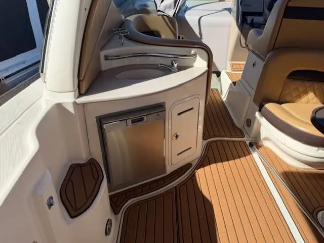 Slide: The Image of Sea Ray Sundancer 320 2005 - 10