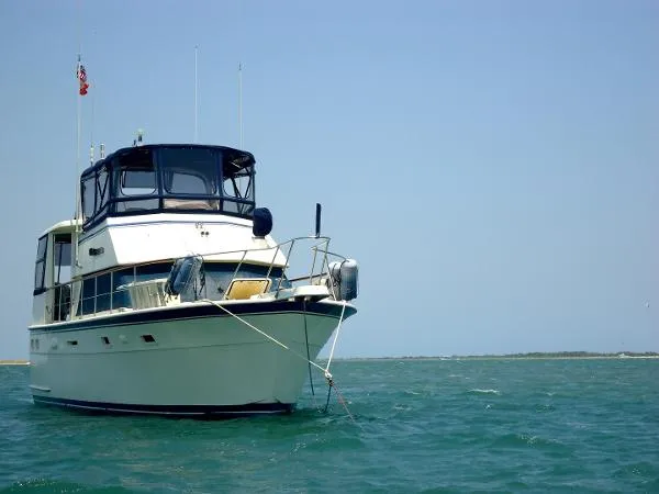 Slide: The Image of Hatteras 43 Motor Yacht 1985 - 1
