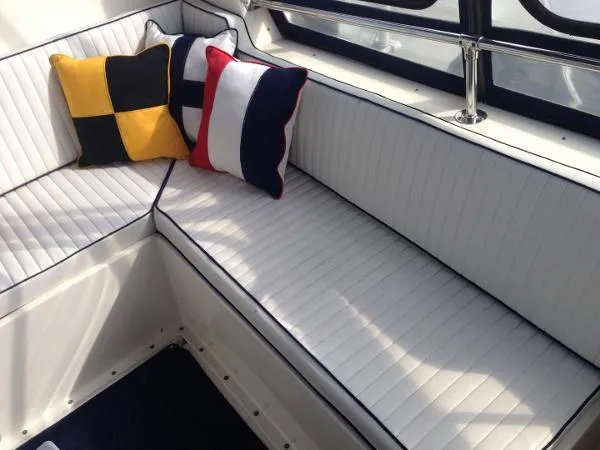 Slide: The Image of Hatteras 43 Motor Yacht 1985 - 10