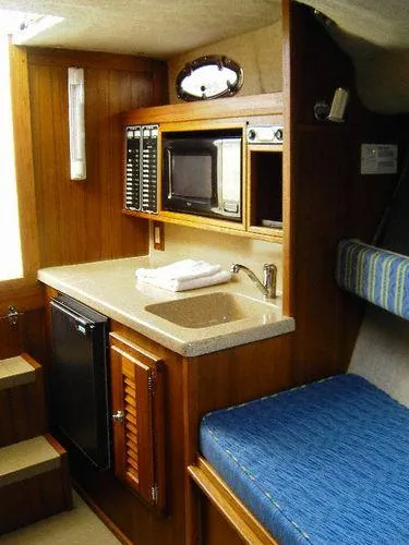 Slide: The Image of Albemarle 268 Express Fisherman 2004 - 10