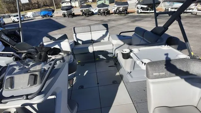 Slide: The Image of Sea-Doo Switch Cruise 18 2022 - 8