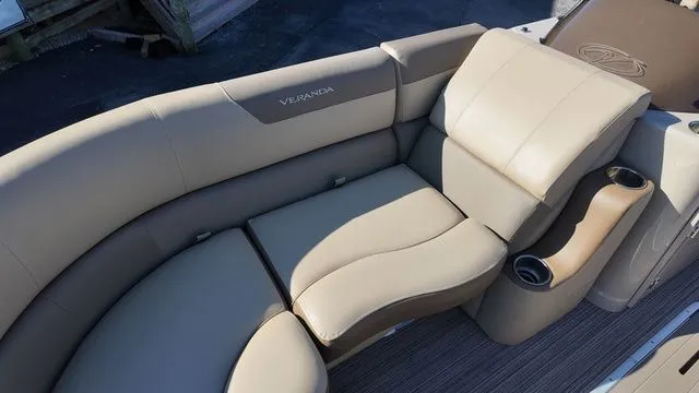 Slide: The Image of Veranda VR22RC Package Tri-Toon 2021 - 14