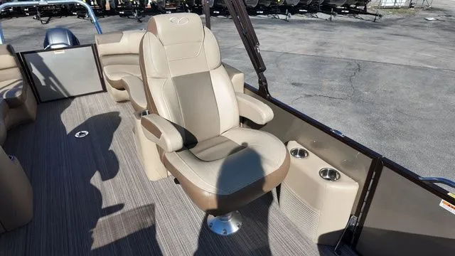 Slide: The Image of Veranda VR22RC Package Tri-Toon 2021 - 16