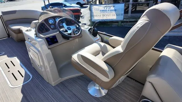 Slide: The Image of Veranda VR22RC Package Tri-Toon 2021 - 22