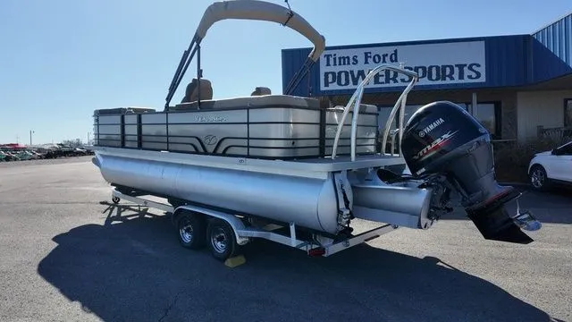 Slide: The Image of Veranda VR22RC Package Tri-Toon 2021 - 3