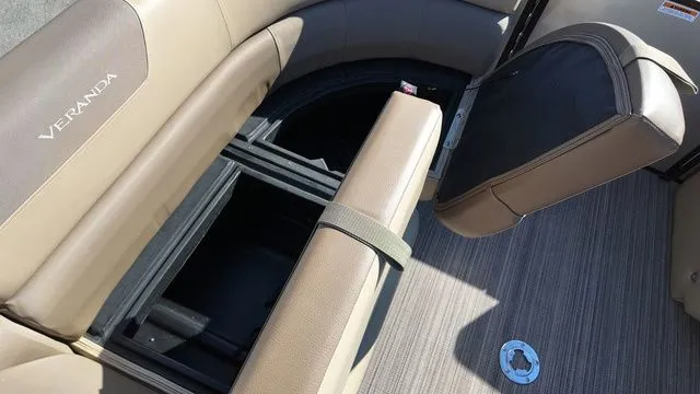 Slide: The Image of Veranda VR22RC Package Tri-Toon 2021 - 32