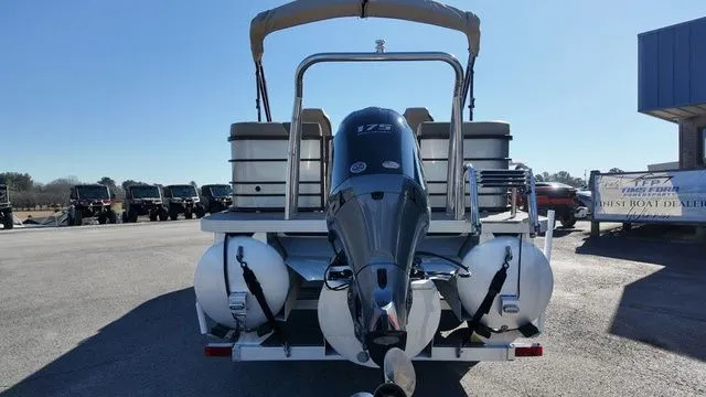 Slide: The Image of Veranda VR22RC Package Tri-Toon 2021 - 5