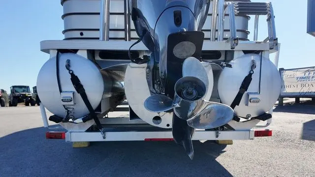 Slide: The Image of Veranda VR22RC Package Tri-Toon 2021 - 6